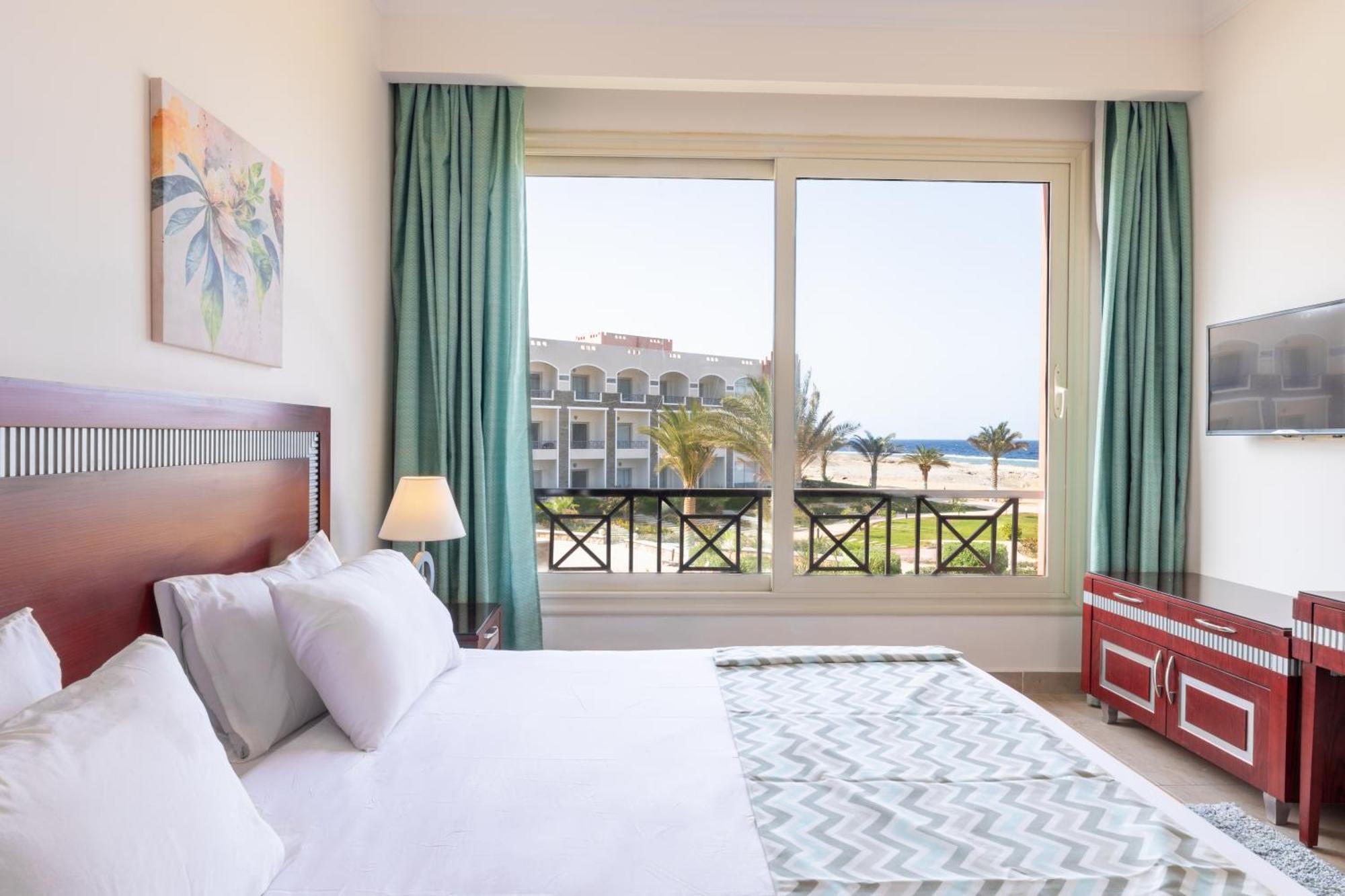 Oyster Bay Beach Resort Abu Dabab Exterior photo