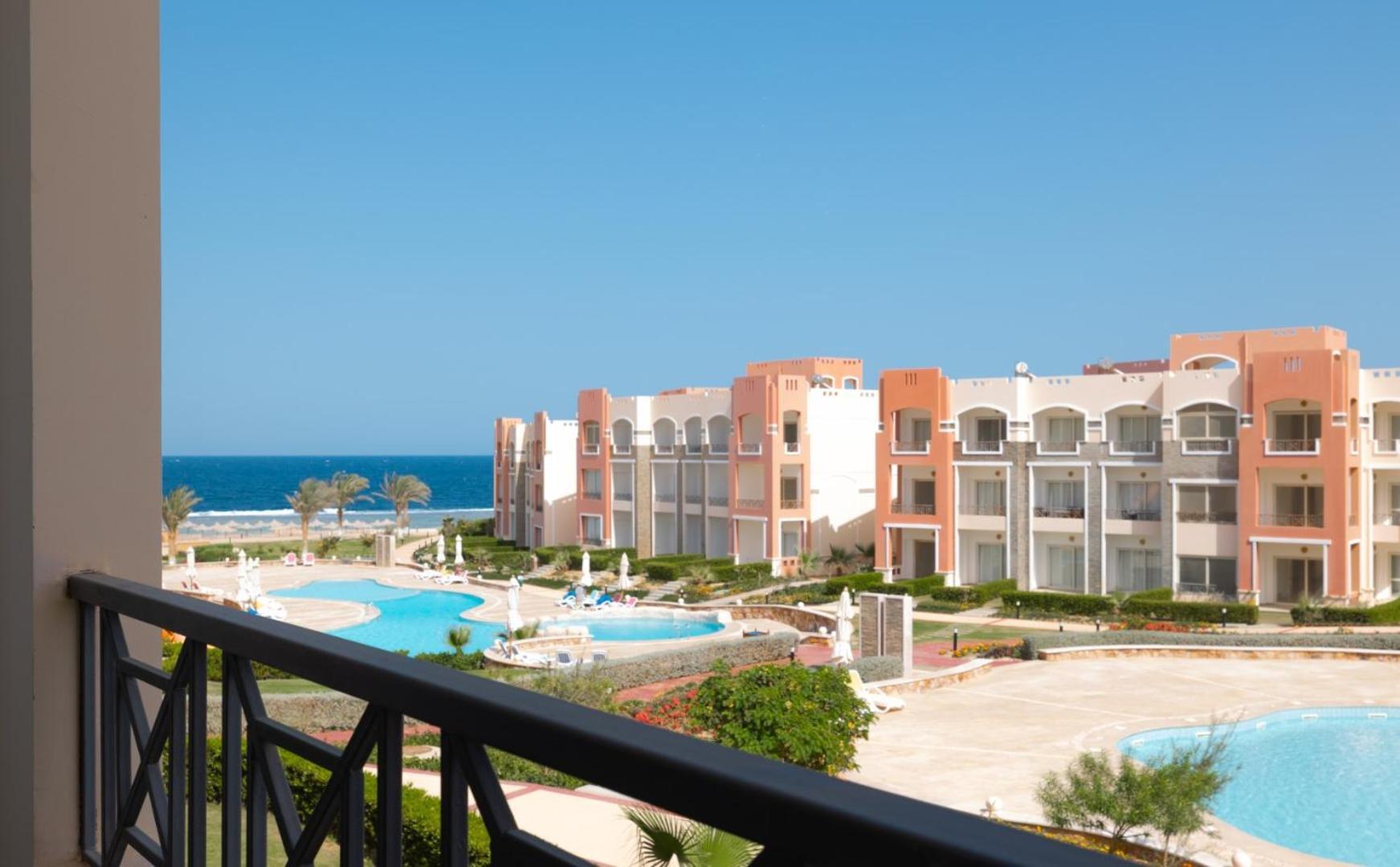Oyster Bay Beach Resort Abu Dabab Exterior photo