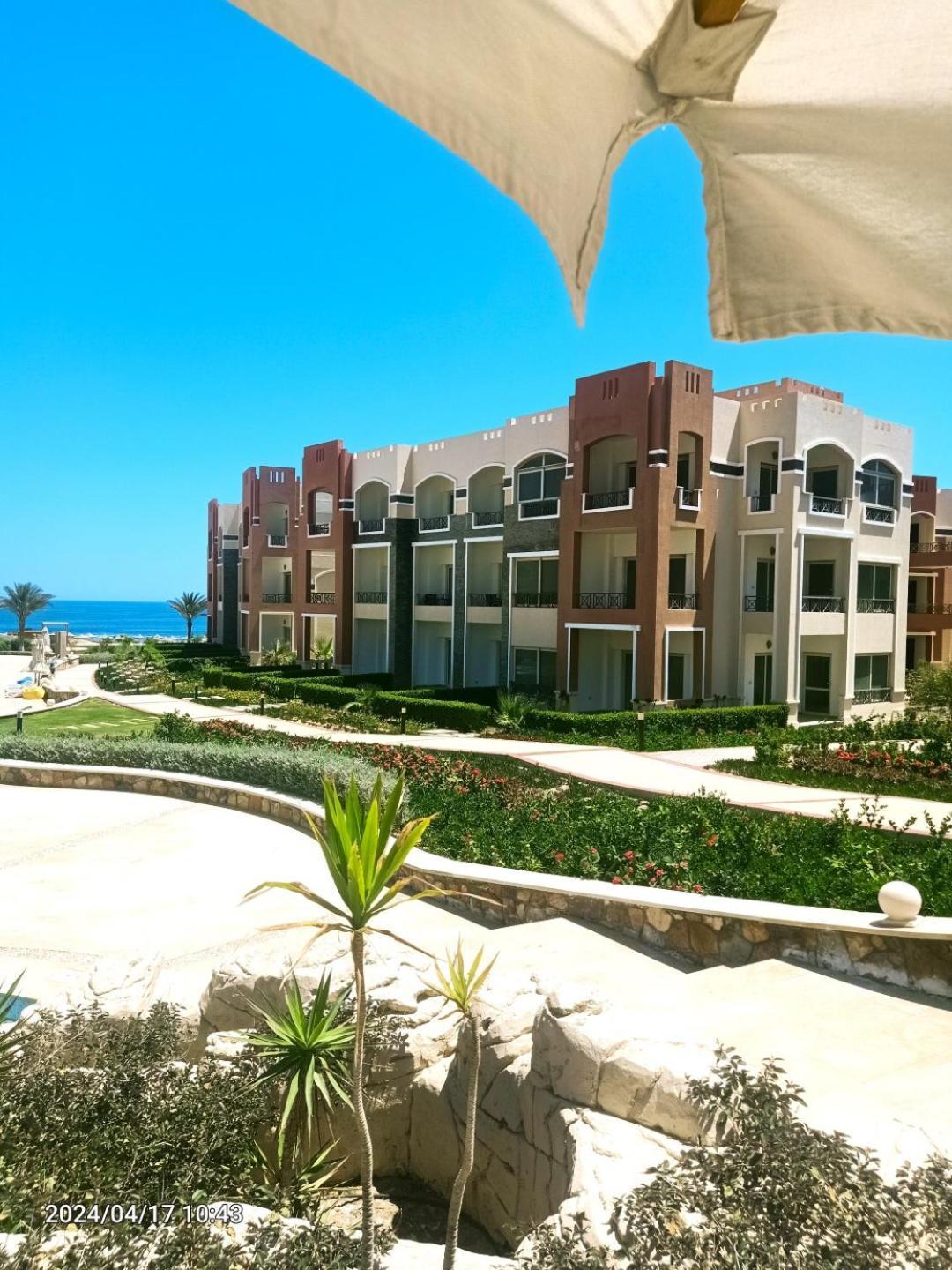 Oyster Bay Beach Resort Abu Dabab Exterior photo