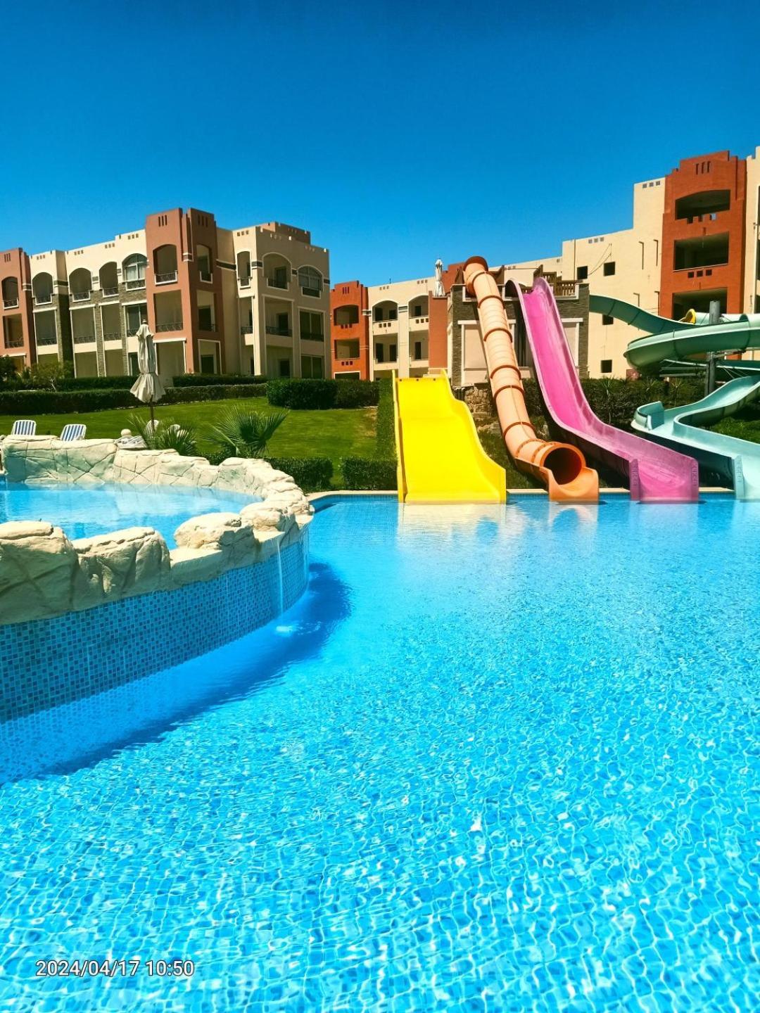 Oyster Bay Beach Resort Abu Dabab Exterior photo