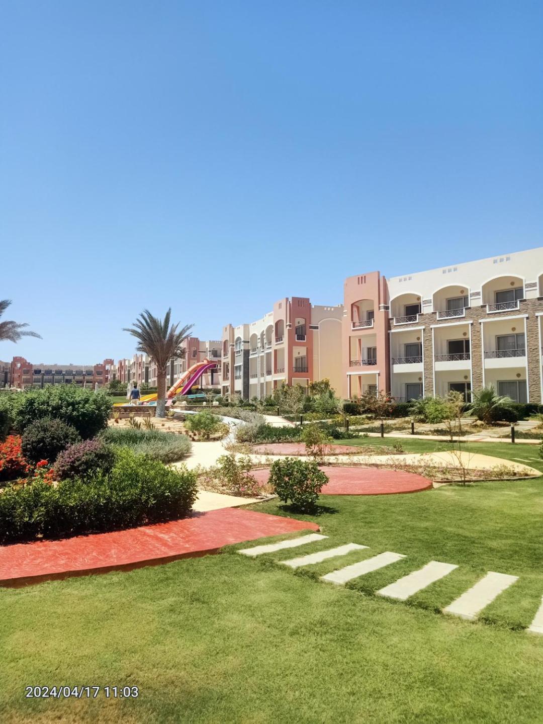 Oyster Bay Beach Resort Abu Dabab Exterior photo