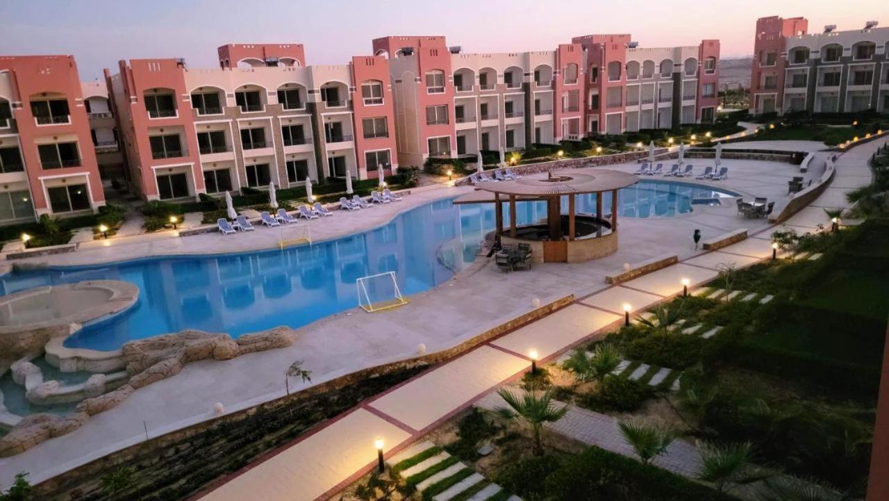 Oyster Bay Beach Resort Abu Dabab Exterior photo