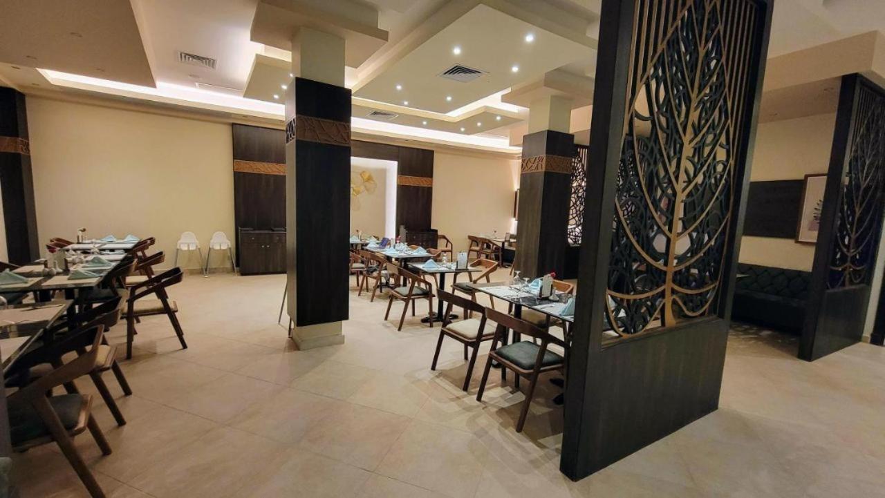 Oyster Bay Beach Resort Abu Dabab Exterior photo