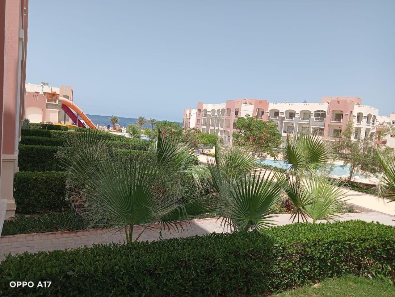 Oyster Bay Beach Resort Abu Dabab Exterior photo